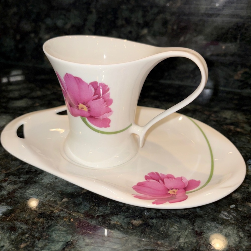 Vintage Royal Elfreda Find Porcelain Teacup and Snack Tray- Pink Poppy